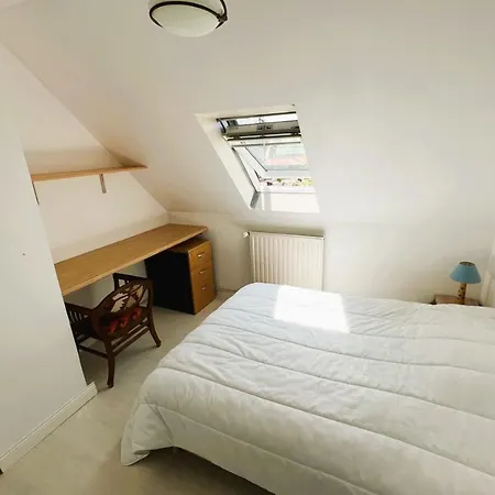 Spacious House Of 100 M With A Beautiful Garden *