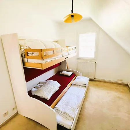 Spacious House Of 100 M With A Beautiful Garden