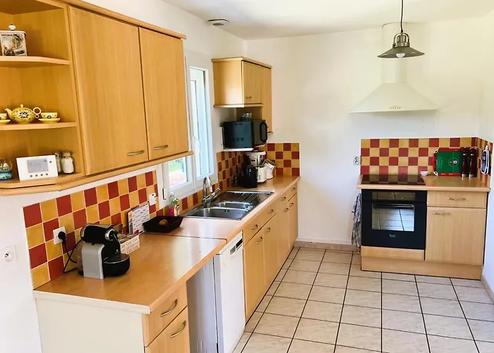 Casa vacanze Spacious House Of 100 M With A Beautiful Garden *