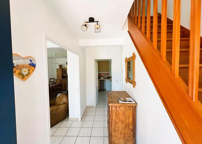 Nyaraló Spacious House Of 100 M With A Beautiful Garden